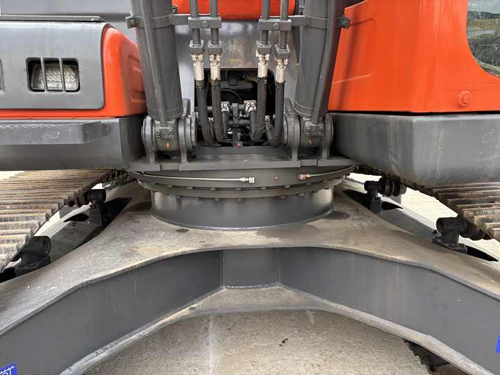 Good Quality Original 23ton Doosan DX225LCA Used Large Excavators for Sale at Low Price Secondhand Doosan225LCA Heavy Digger - Pelle sur chenille: photos 2 Good Quality Original 23ton Doosan DX225LCA Used Large Excavators for Sale at Low Price Secondhand Doosan225LCA Heavy Digger - Pelle sur chenille: photos 2