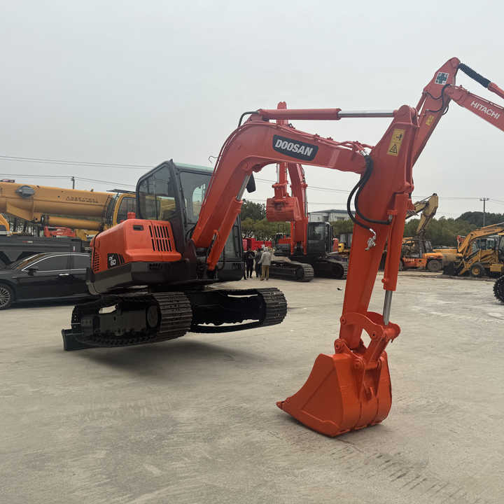 High Quality Secondhand Small Excavator Doosan Dx60 Dx75 Korea Origin Mini Excavator Machine Good Price for Guyana - Pelle sur chenille: photos 1 High Quality Secondhand Small Excavator Doosan Dx60 Dx75 Korea Origin Mini Excavator Machine Good Price for Guyana - Pelle sur chenille: photos 1