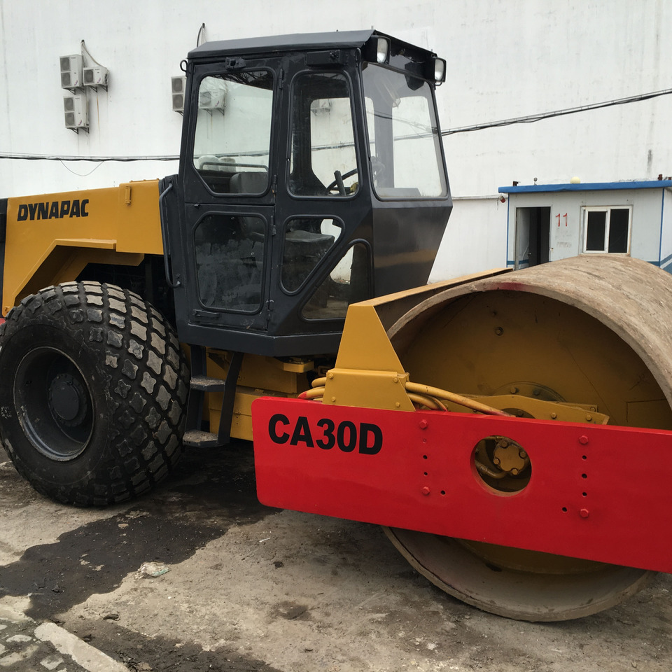 High Quality Used 15 Ton Vibratory Road Roller Dynapac Ca30d Single-drum Soil Compactor Cummins Engine In Shanghai - Rouleau compresseur: photos 1 High Quality Used 15 Ton Vibratory Road Roller Dynapac Ca30d Single-drum Soil Compactor Cummins Engine In Shanghai - Rouleau compresseur: photos 1