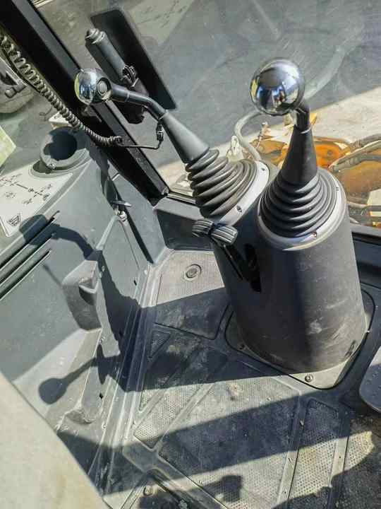 Hot sale Backhoe loader JCB 3CX 4*4 tlb loader UKmade, used cheap JCB 3CX retro loader and digger - Tractopelle: photos 4 Hot sale Backhoe loader JCB 3CX 4*4 tlb loader UKmade, used cheap JCB 3CX retro loader and digger - Tractopelle: photos 4