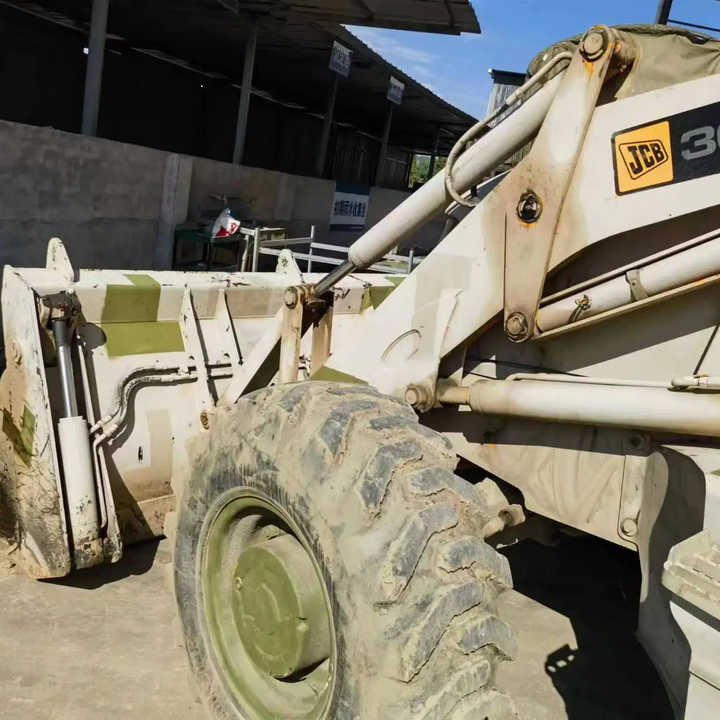 Hot sale Backhoe loader JCB 3CX 4*4 tlb loader UKmade, used cheap JCB 3CX retro loader and digger in good condition - Tractopelle: photos 1 Hot sale Backhoe loader JCB 3CX 4*4 tlb loader UKmade, used cheap JCB 3CX retro loader and digger in good condition - Tractopelle: photos 1