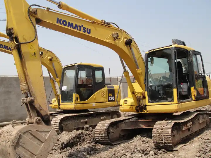 Hot sale low price Komatsu PC130-7 medium used machine hydraulic crawler backhoe digger 13ton used excavators - Pelle sur chenille: photos 3 Hot sale low price Komatsu PC130-7 medium used machine hydraulic crawler backhoe digger 13ton used excavators - Pelle sur chenille: photos 3