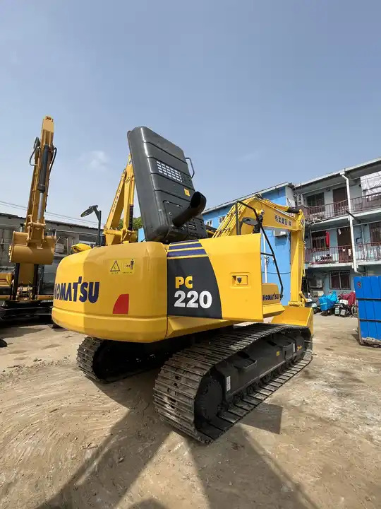 Hot sell japan origin used 20Ton komatsu Excavator PC 220-8/ pc 200-8 in stock for sale - Pelle sur chenille: photos 3 Hot sell japan origin used 20Ton komatsu Excavator PC 220-8/ pc 200-8 in stock for sale - Pelle sur chenille: photos 3
