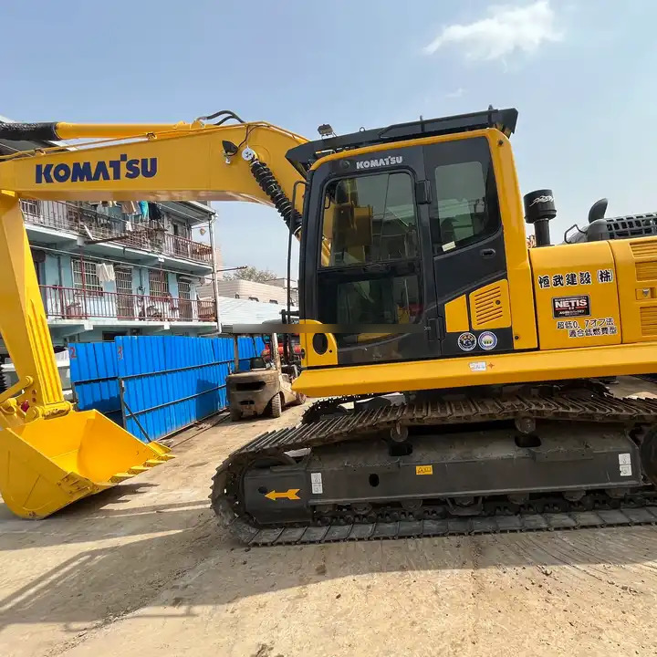 Hot sell japan origin used 20Ton komatsu Excavator PC 220-8/ pc 200-8 in stock for sale - Pelle sur chenille: photos 1 Hot sell japan origin used 20Ton komatsu Excavator PC 220-8/ pc 200-8 in stock for sale - Pelle sur chenille: photos 1