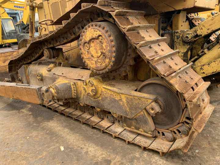 Japan Imported Caterpillar D7R Bulldozer Japan Original Cat D7G D7R D9n D8r Used Bulldozers - Bulldozer: photos 3 Japan Imported Caterpillar D7R Bulldozer Japan Original Cat D7G D7R D9n D8r Used Bulldozers - Bulldozer: photos 3