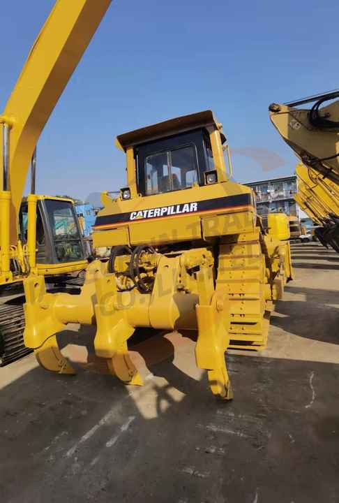 Japan Imported Caterpillar D7R Bulldozer Japan Original Cat D7G D7R D9n D8r Used Bulldozers - Bulldozer: photos 3 Japan Imported Caterpillar D7R Bulldozer Japan Original Cat D7G D7R D9n D8r Used Bulldozers - Bulldozer: photos 3