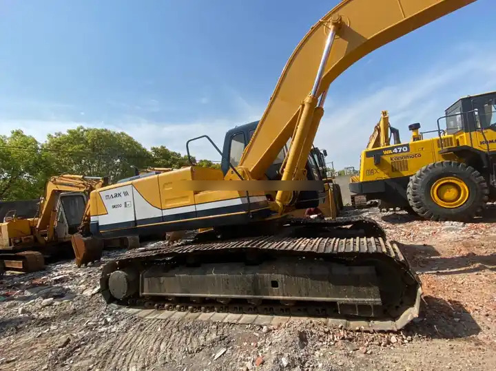 Japan Kobelco SK200-3 used Excavator Good price Best Selling High Quality Used Second Hand SK200 Excavators for Sale - Pelle sur chenille: photos 5 Japan Kobelco SK200-3 used Excavator Good price Best Selling High Quality Used Second Hand SK200 Excavators for Sale - Pelle sur chenille: photos 5