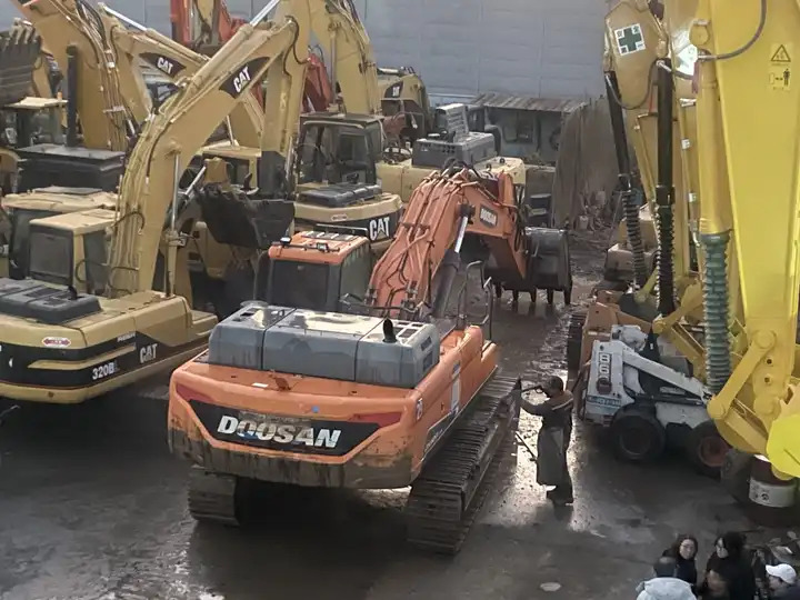 Original Doosan Dx420 Used Excavator/few Working Hours Used 420 Doosan Excavator Dx420 In Stock - Pelle sur chenille: photos 5 Original Doosan Dx420 Used Excavator/few Working Hours Used 420 Doosan Excavator Dx420 In Stock - Pelle sur chenille: photos 5