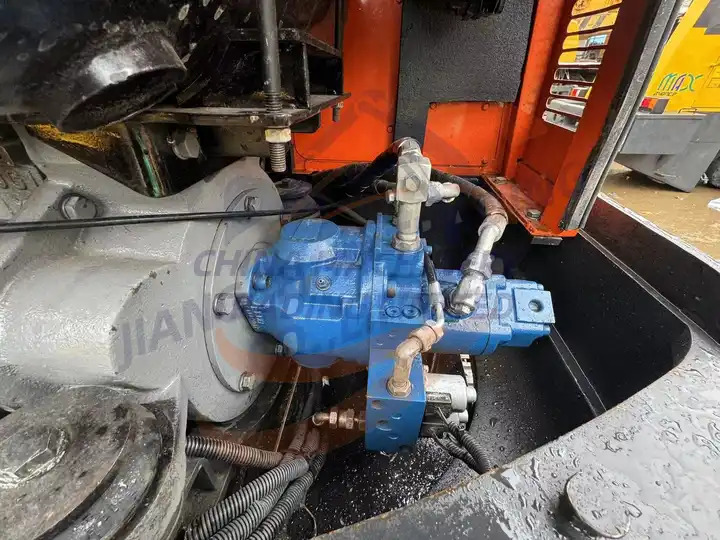 Original South Korea Doosan DH55 Excavator Doosan Excavator In Low Price Used Doosan Excavator For Hot Sale - Pelle: photos 5 Original South Korea Doosan DH55 Excavator Doosan Excavator In Low Price Used Doosan Excavator For Hot Sale - Pelle: photos 5