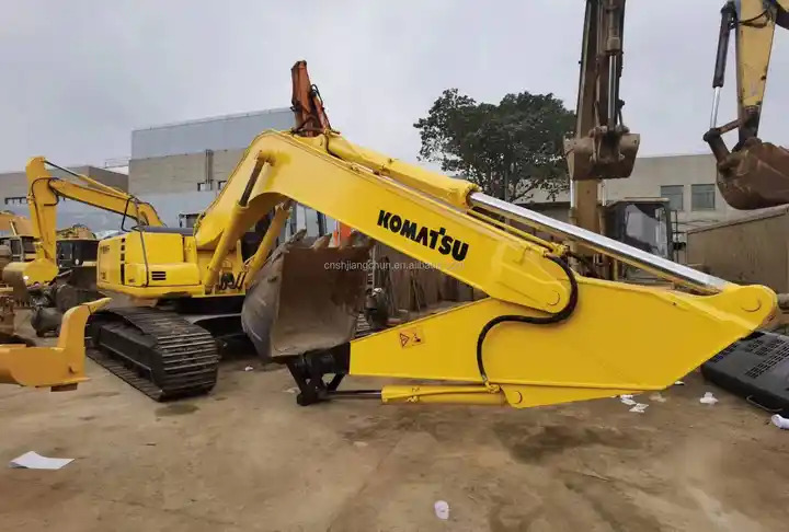 Original Well-Maintained Komatsu PC200-6 Used Excavator for sale - Pelle sur chenille: photos 3 Original Well-Maintained Komatsu PC200-6 Used Excavator for sale - Pelle sur chenille: photos 3
