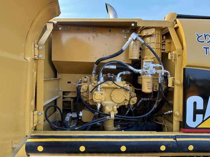 Selling Original Japanese Second-hand Cat 320C Excavator 20 Tons Caterpillar 320CL Excavator at Low Price - Pelle sur chenille: photos 3 Selling Original Japanese Second-hand Cat 320C Excavator 20 Tons Caterpillar 320CL Excavator at Low Price - Pelle sur chenille: photos 3