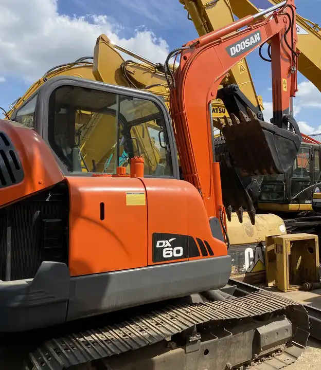 Used 6t Mini Excavator Original Korea Doosan Used Excavators Doosan Dx60 With Nice Work Condition On Sale In Shanghai - Pelle sur chenille: photos 4 Used 6t Mini Excavator Original Korea Doosan Used Excavators Doosan Dx60 With Nice Work Condition On Sale In Shanghai - Pelle sur chenille: photos 4