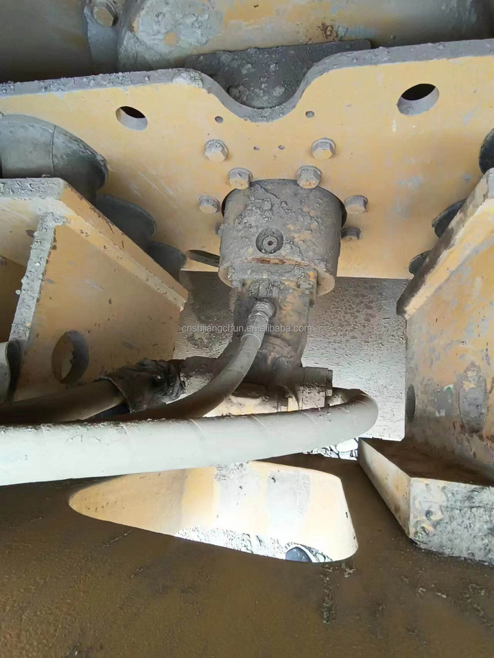 Used CAT CS76XT for sale Second hand caterpillar roller in good condition high brand quality, affordable and in stock - Compacteur à pieds de mouton/ Monocylindre: photos 5 Used CAT CS76XT for sale Second hand caterpillar roller in good condition high brand quality, affordable and in stock - Compacteur à pieds de mouton/ Monocylindre: photos 5