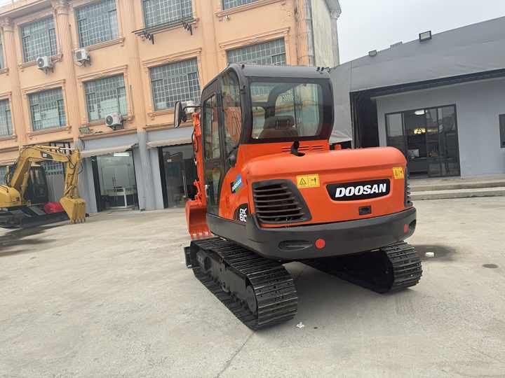 Used Excavator Doosan Dx60 Excavators Mini Machinery Doosan Dx60 Dx80 Dx75 for Sale - Pelle sur chenille: photos 4 Used Excavator Doosan Dx60 Excavators Mini Machinery Doosan Dx60 Dx80 Dx75 for Sale - Pelle sur chenille: photos 4