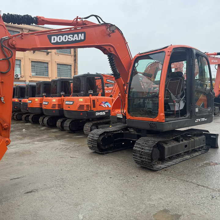 Used Excavator Doosan Dx75-9C Excavators Earth-moving Machinery Doosan Dx60 Dx80 Dx75-9c Dx225 Dh55 Dx60-9c for Sale - Pelle sur chenille: photos 1 Used Excavator Doosan Dx75-9C Excavators Earth-moving Machinery Doosan Dx60 Dx80 Dx75-9c Dx225 Dh55 Dx60-9c for Sale - Pelle sur chenille: photos 1