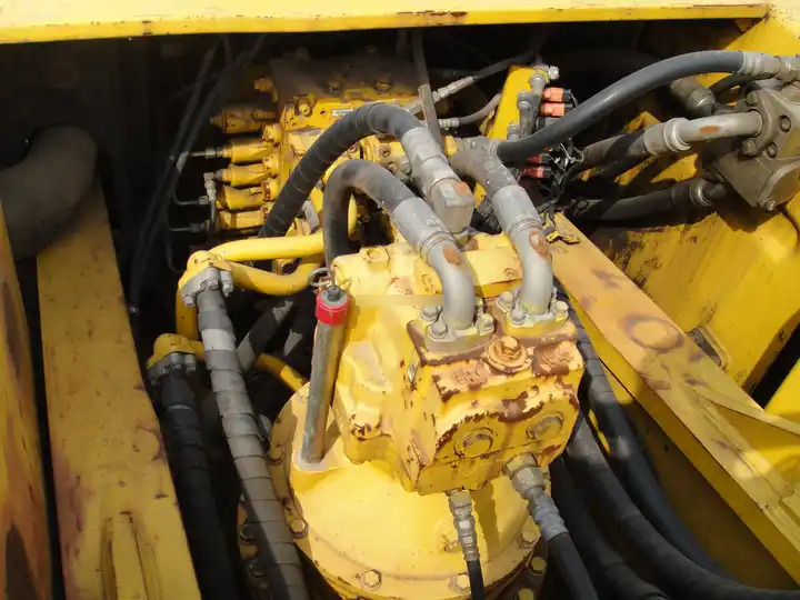 Used Komatsu excavator PC450-7 in good condition for sale - Pelle sur chenille: photos 5 Used Komatsu excavator PC450-7 in good condition for sale - Pelle sur chenille: photos 5