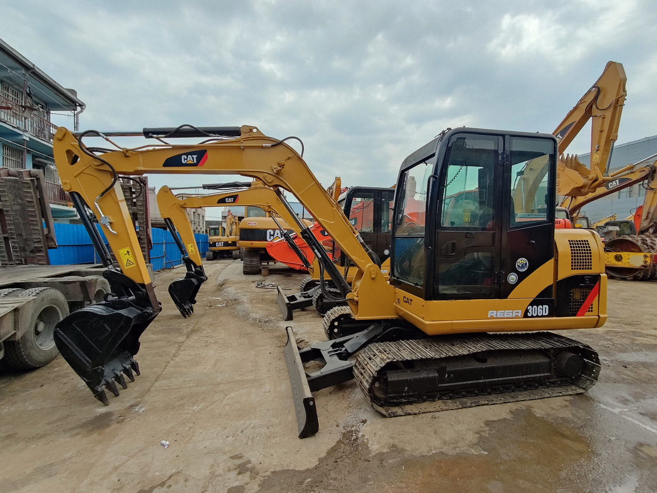 Used Mini cat 306 excavator 6tons excavator on sale - Pelle sur chenille: photos 3 Used Mini cat 306 excavator 6tons excavator on sale - Pelle sur chenille: photos 3