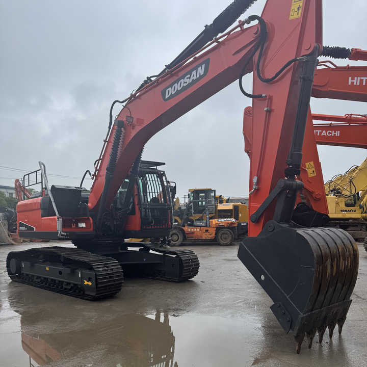 Used Original KoreaN Doosan DX225lca Excavator Doosan Excavators Engineering Machinery Doosan 22ton USED Excavadoras - Pelle sur chenille: photos 1 Used Original KoreaN Doosan DX225lca Excavator Doosan Excavators Engineering Machinery Doosan 22ton USED Excavadoras - Pelle sur chenille: photos 1