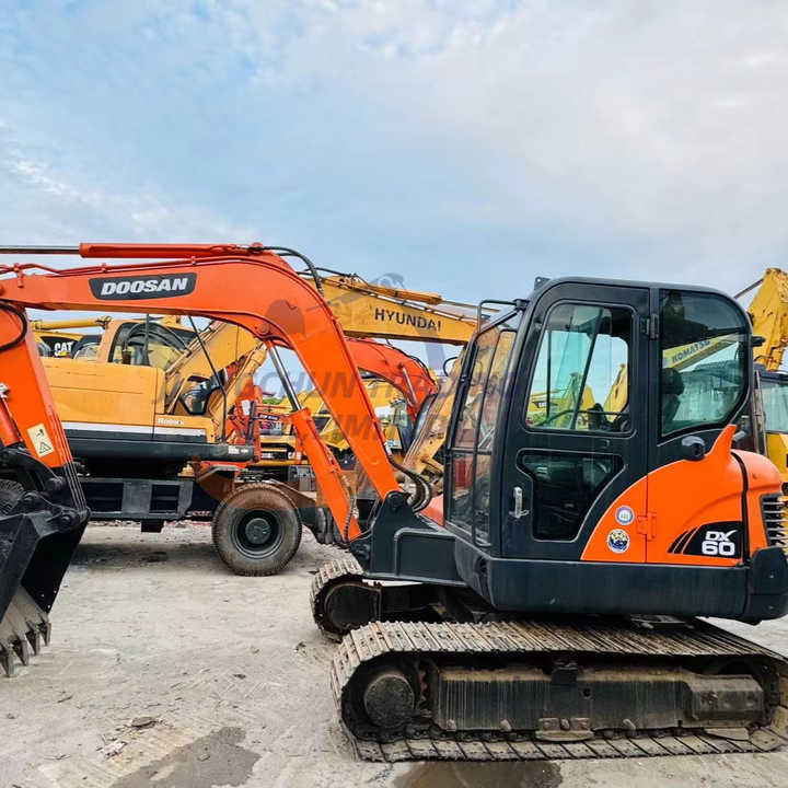 Used excavator doosan dx60 excavators earth-moving machinery doosan dx60 dx80 dx75 dx225 dh60 dh60-7for sale - Pelle sur chenille: photos 1 Used excavator doosan dx60 excavators earth-moving machinery doosan dx60 dx80 dx75 dx225 dh60 dh60-7for sale - Pelle sur chenille: photos 1