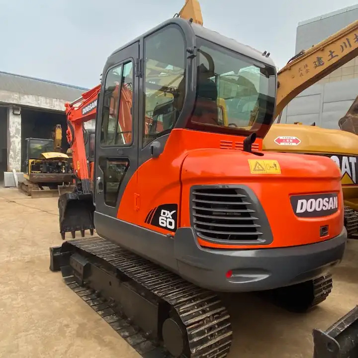Dx60 dx55 ON SALE Doosan 6ton dx60 Used excavator in stock - Pelle sur chenille: photos 1 Dx60 dx55 ON SALE Doosan 6ton dx60 Used excavator in stock - Pelle sur chenille: photos 1