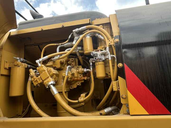 Perfect performance caterpillar Used 336D2L 336D2 336D Hydraulic Crawler Excavator Suitable For Construction - Pelle sur chenille: photos 3 Perfect performance caterpillar Used 336D2L 336D2 336D Hydraulic Crawler Excavator Suitable For Construction - Pelle sur chenille: photos 3