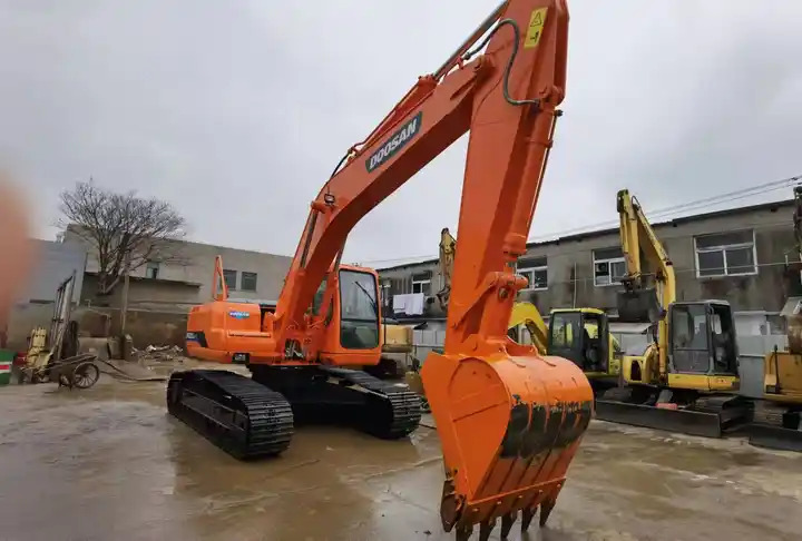 Used 20Ton Korea Excavator Machinery Equipment, Doosan Excavator DH220LC-7 Medium-size Digger - Pelle sur chenille: photos 4 Used 20Ton Korea Excavator Machinery Equipment, Doosan Excavator DH220LC-7 Medium-size Digger - Pelle sur chenille: photos 4