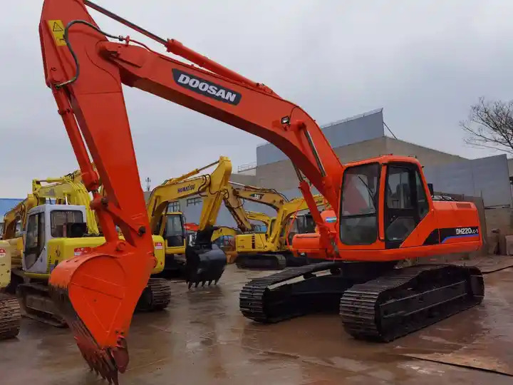 Used 20Ton Korea Excavator Machinery Equipment, Doosan Excavator DH220LC-7 Medium-size Digger - Pelle sur chenille: photos 5 Used 20Ton Korea Excavator Machinery Equipment, Doosan Excavator DH220LC-7 Medium-size Digger - Pelle sur chenille: photos 5