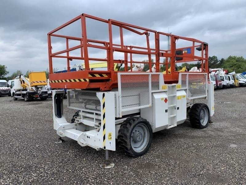 Genie GS3390 - 12,06 m - 4x4 - diesel - Nacelle ciseaux: photos 2 Genie GS3390 - 12,06 m - 4x4 - diesel - Nacelle ciseaux: photos 2