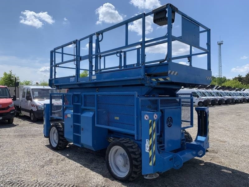 Genie GS5390 - 18m - 4x4 - Diesel - Nacelle ciseaux: photos 1 Genie GS5390 - 18m - 4x4 - Diesel - Nacelle ciseaux: photos 1