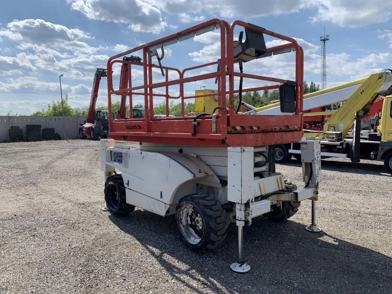 Haulotte Compact 10 DX - 4x4 - 10m - diesel - Nacelle ciseaux: photos 1 Haulotte Compact 10 DX - 4x4 - 10m - diesel - Nacelle ciseaux: photos 1