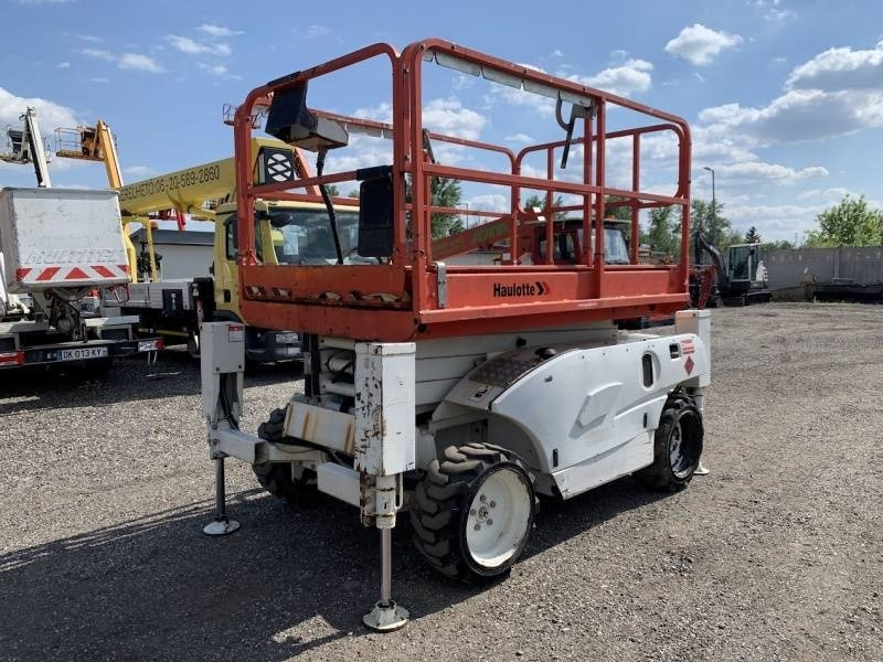 Haulotte Compact 10 DX - 4x4 - 10m - diesel - Nacelle ciseaux: photos 2 Haulotte Compact 10 DX - 4x4 - 10m - diesel - Nacelle ciseaux: photos 2