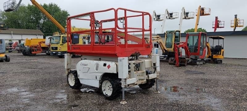 Haulotte Compact 10 DX - 4x4 - 10m - diesel - Nacelle ciseaux: photos 1 Haulotte Compact 10 DX - 4x4 - 10m - diesel - Nacelle ciseaux: photos 1