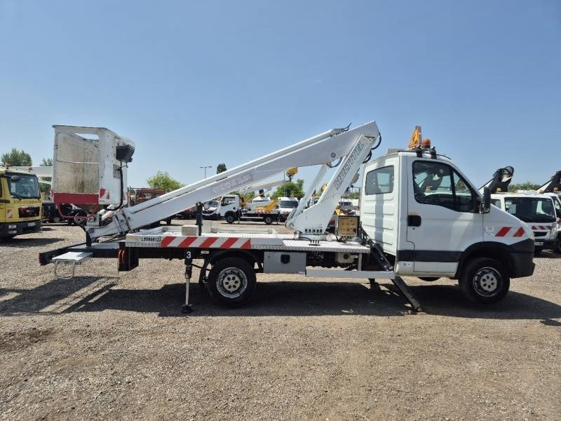 Iveco Daily Multitel 160 ALU DS - 16m - *NEW PUMP + PTO* - Camion avec nacelle: photos 4 Iveco Daily Multitel 160 ALU DS - 16m - *NEW PUMP + PTO* - Camion avec nacelle: photos 4