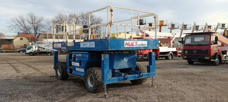 JLG 3394RT - 12m, 4x4, diesel - Nacelle ciseaux: photos 1 JLG 3394RT - 12m, 4x4, diesel - Nacelle ciseaux: photos 1