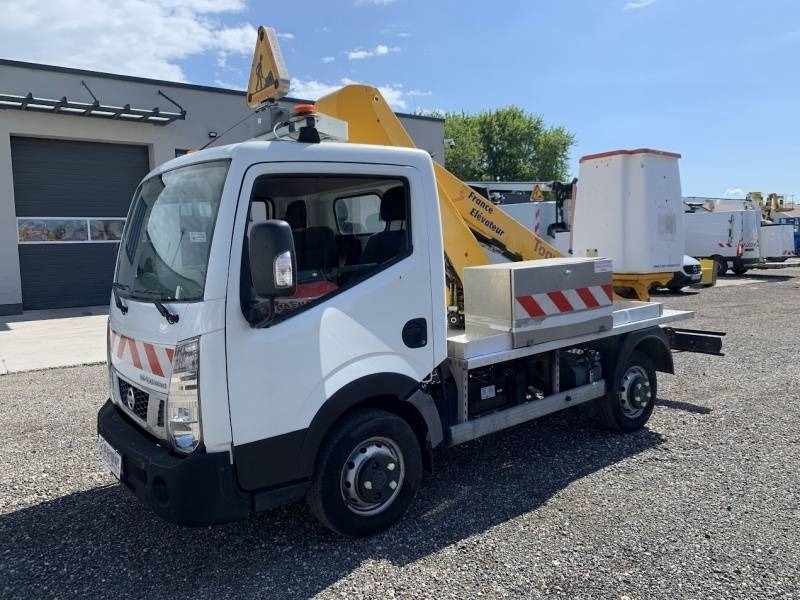 Nissan Cabstar France Elevateur Topy 11 - 11 m - Camion avec nacelle: photos 2 Nissan Cabstar France Elevateur Topy 11 - 11 m - Camion avec nacelle: photos 2