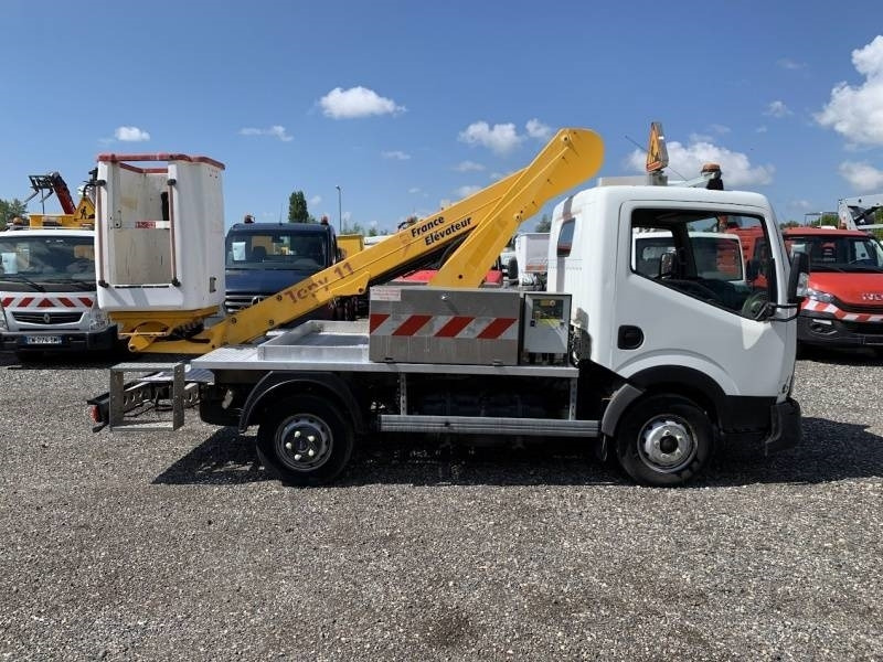 Nissan Cabstar France Elevateur Topy 11 - 11 m - Camion avec nacelle: photos 4 Nissan Cabstar France Elevateur Topy 11 - 11 m - Camion avec nacelle: photos 4