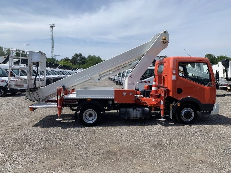 Nissan Cabstar Ruthmann-Steiger TB220 - 22,1m - 200 kg - Camion avec nacelle: photos 3 Nissan Cabstar Ruthmann-Steiger TB220 - 22,1m - 200 kg - Camion avec nacelle: photos 3
