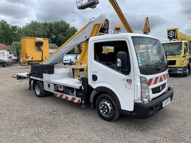 Renault Maxity Multitel 160 ALU DS - 16m - Camion avec nacelle: photos 1 Renault Maxity Multitel 160 ALU DS - 16m - Camion avec nacelle: photos 1