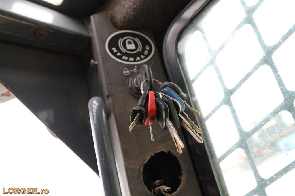 Mini chargeuse Gehl R 135: photos 10