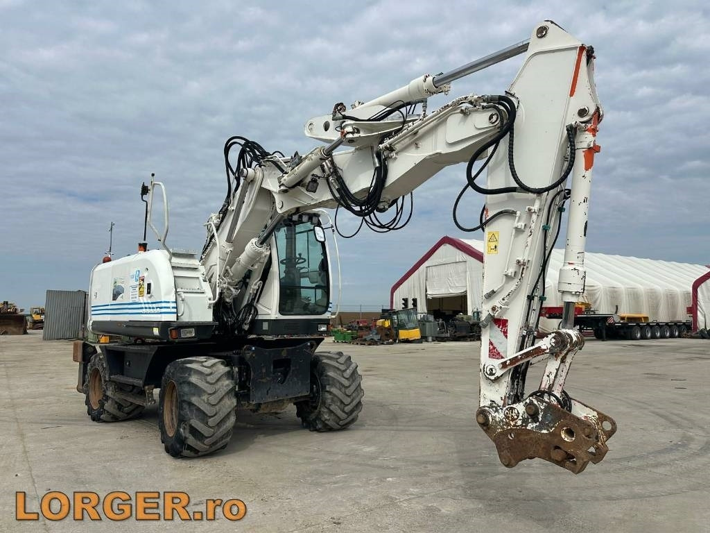 Hitachi ZX 140 W-3 - Pelle sur pneus: photos 4 Hitachi ZX 140 W-3 - Pelle sur pneus: photos 4