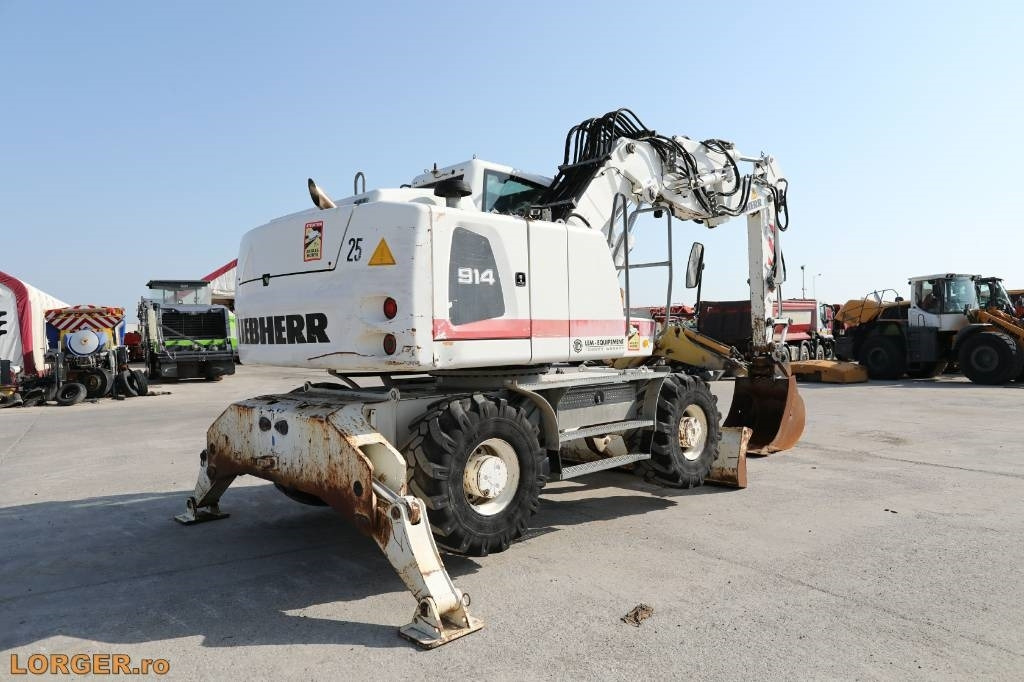 Liebherr A 914 - Pelle sur pneus: photos 2 Liebherr A 914 - Pelle sur pneus: photos 2