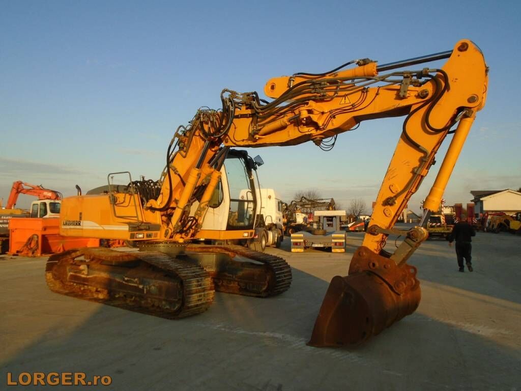 Liebherr R904C HDSL Liebherr R904C HDSL - Pelle sur chenille: photos 4 Liebherr R904C HDSL Liebherr R904C HDSL - Pelle sur chenille: photos 4