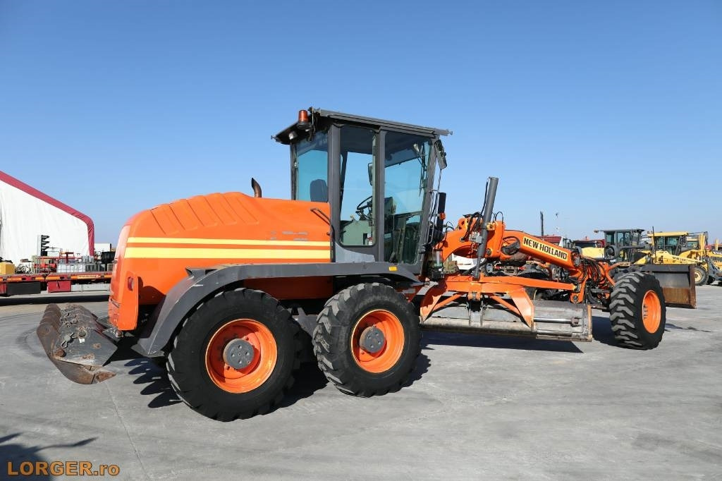 New Holland F 156.6 A with 3D GPS System - Niveleuse: photos 2 New Holland F 156.6 A with 3D GPS System - Niveleuse: photos 2