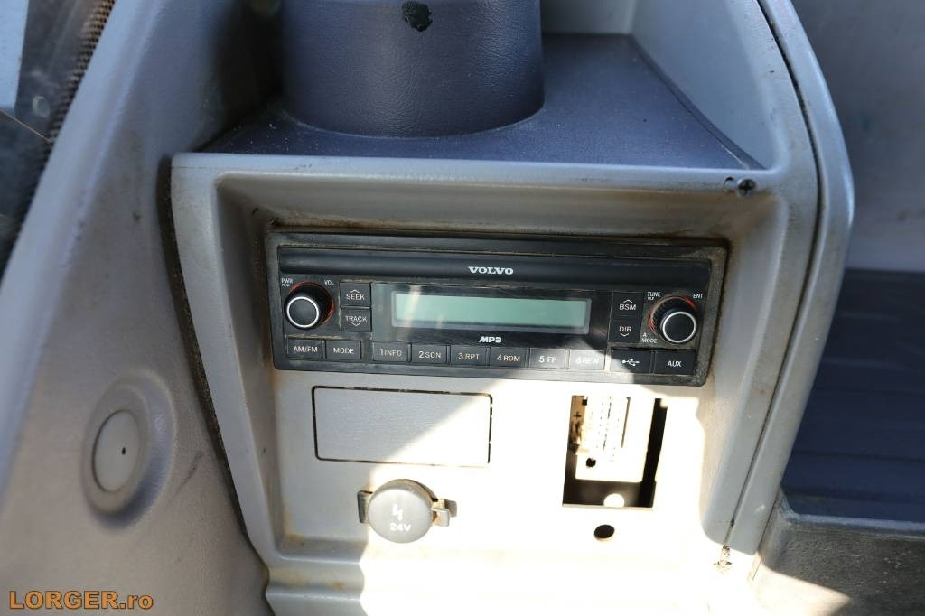 Pelle sur chenille Volvo EC 300 EL: photos 18