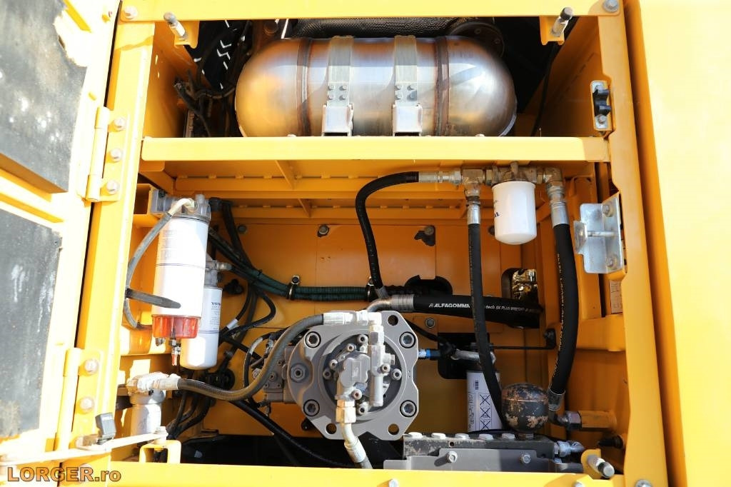 Pelle sur chenille Volvo EC 300 EL: photos 11