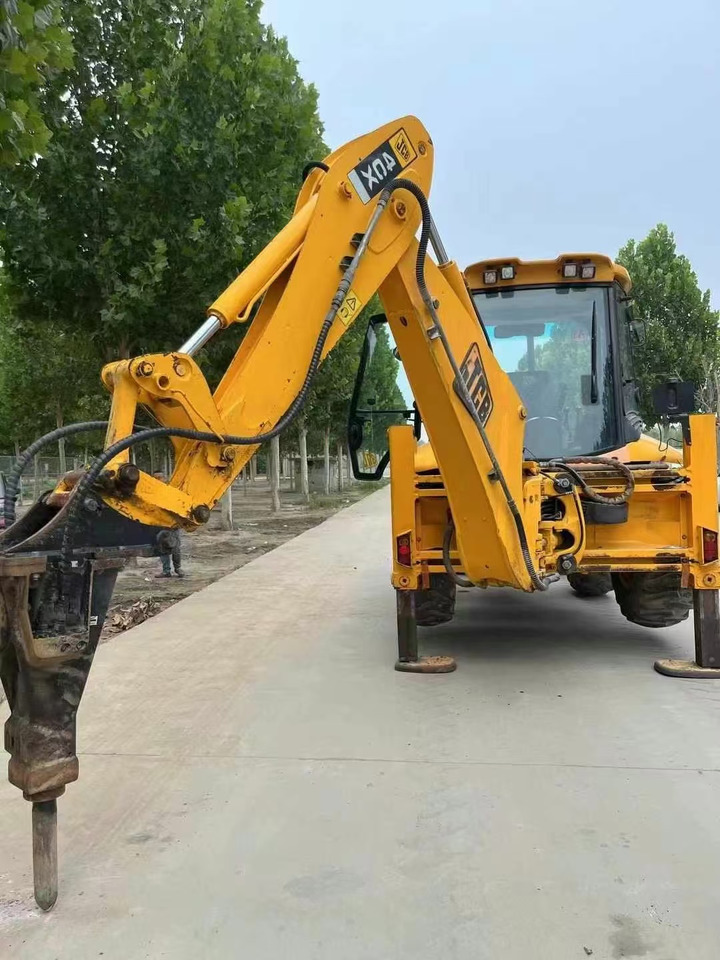 JCB 3CX - Tractopelle: photos 3 JCB 3CX - Tractopelle: photos 3