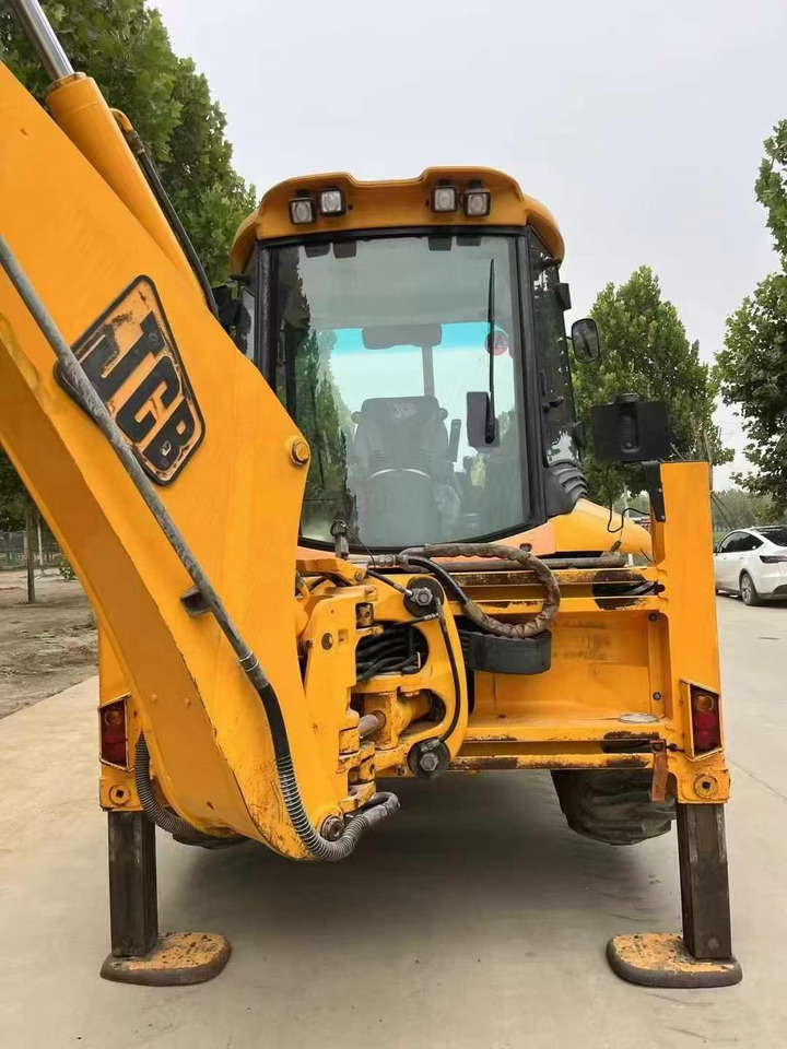 JCB 3CX - Tractopelle: photos 2 JCB 3CX - Tractopelle: photos 2
