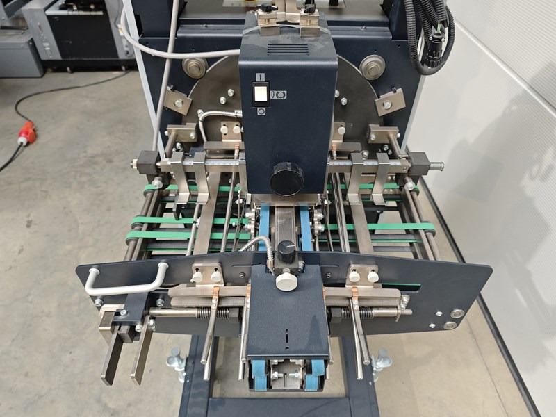 Horizon MKU-38 - Plieuse de bureau: photos 3 Horizon MKU-38 - Plieuse de bureau: photos 3