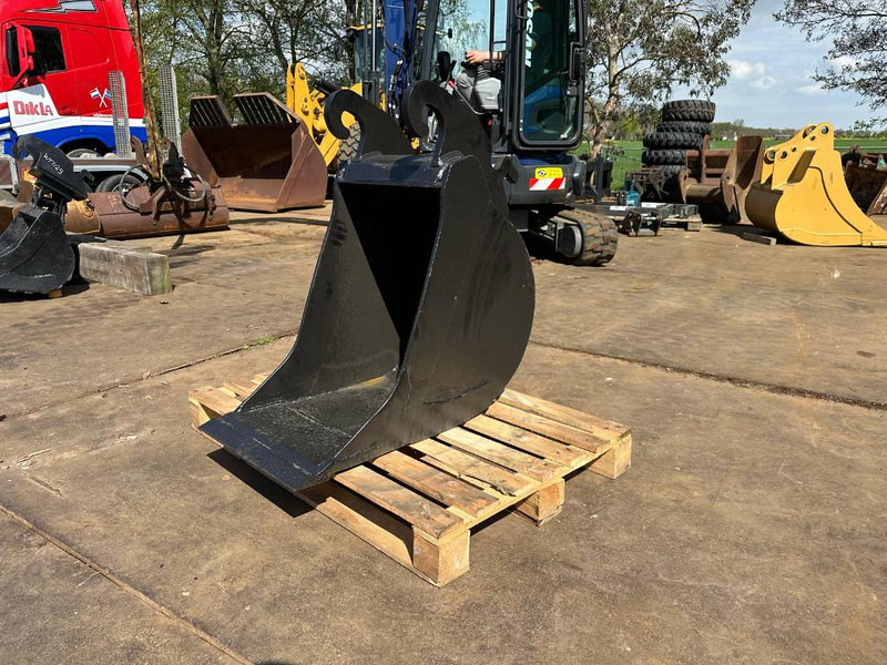 3x CW10 dieplepel / tieflöffel / bucket 50, 60 - Godet pour Engins de chantier: photos 2 3x CW10 dieplepel / tieflöffel / bucket 50, 60 - Godet pour Engins de chantier: photos 2