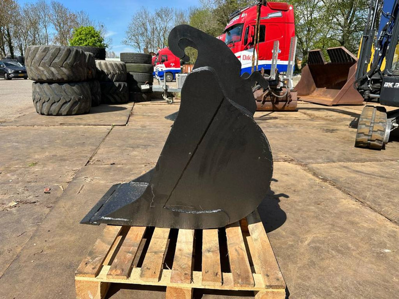 3x CW10 dieplepel / tieflöffel / bucket 50, 60 - Godet pour Engins de chantier: photos 1 3x CW10 dieplepel / tieflöffel / bucket 50, 60 - Godet pour Engins de chantier: photos 1